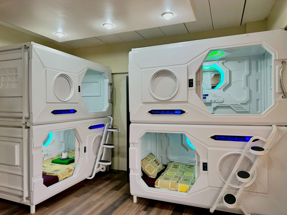 四人膠囊房(Capsule room)