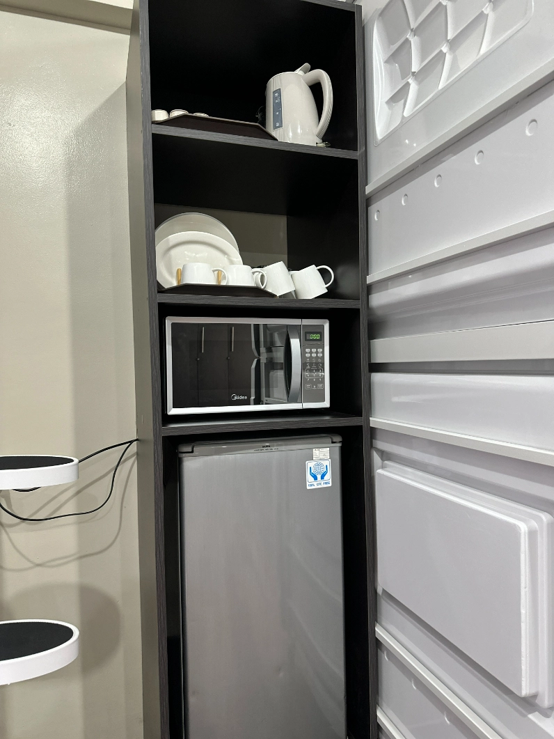 四人膠囊房(Capsule room)