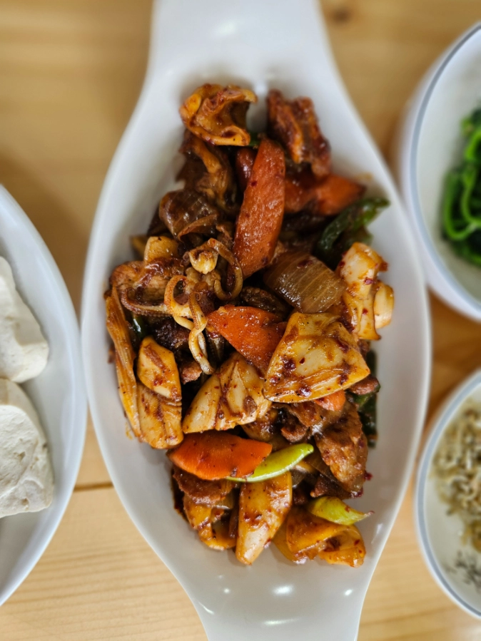 MONOL SPARTA餐食