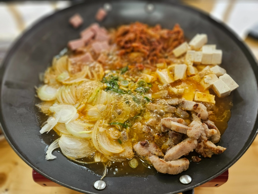 MONOL SPARTA餐食