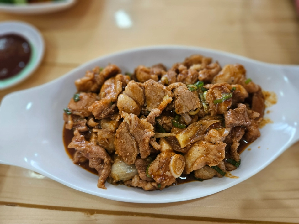 MONOL SPARTA餐食
