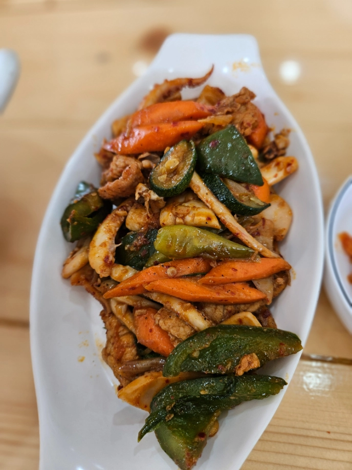 MONOL SPARTA餐食