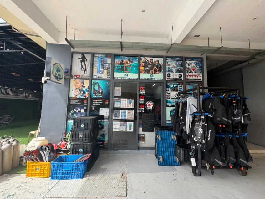 1F 委外商店