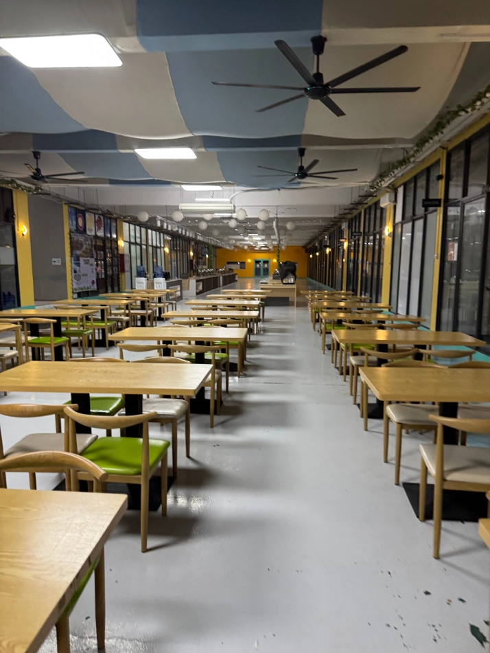 1F 學校餐廳