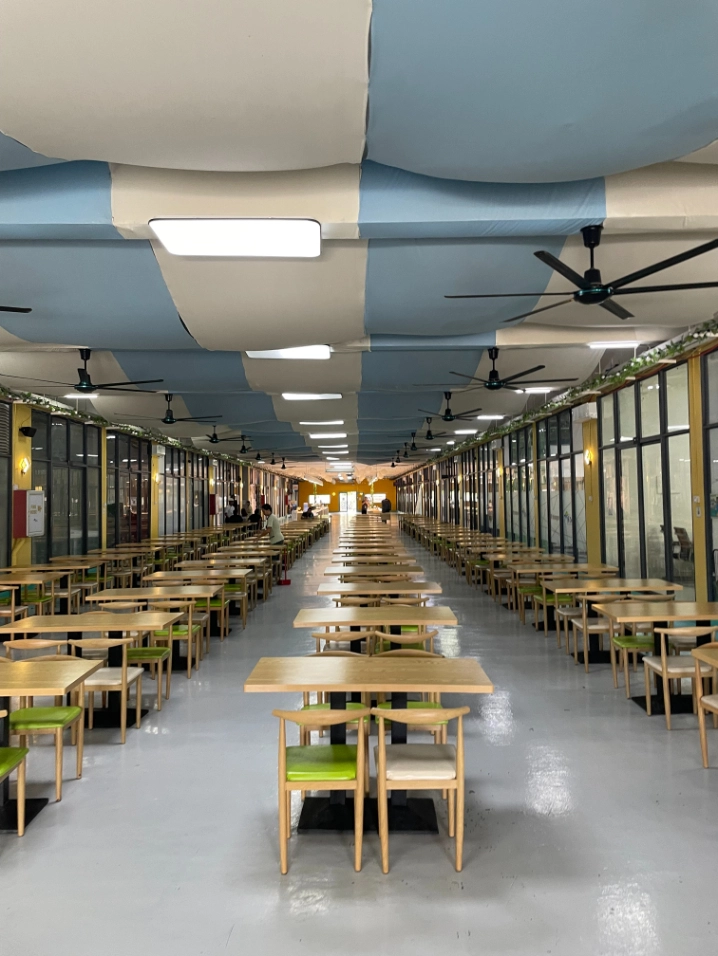 1F 學校餐廳