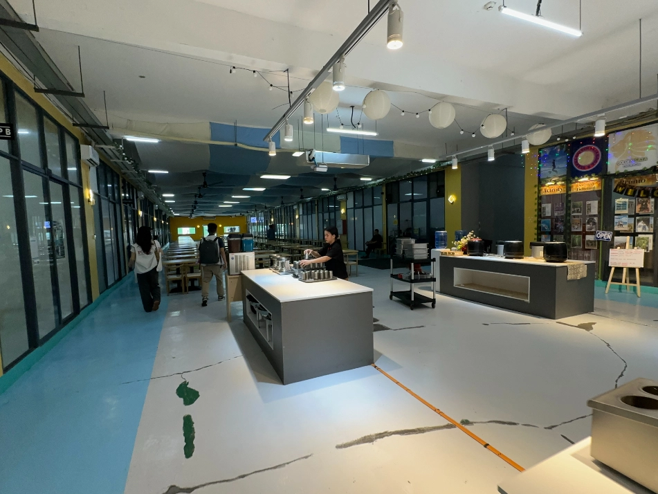 1F 學校餐廳