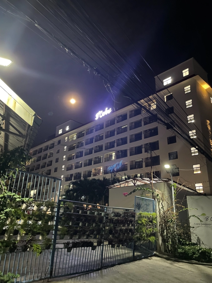 1F 籃排球場及戶外空間