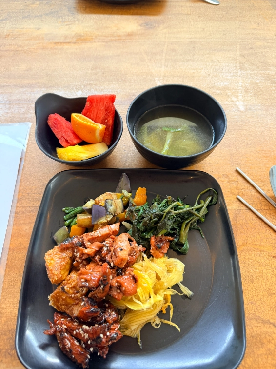 學校餐食相關照片