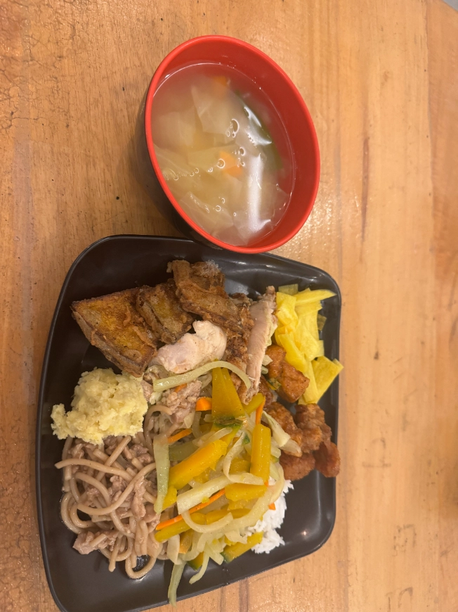 學校餐食相關照片