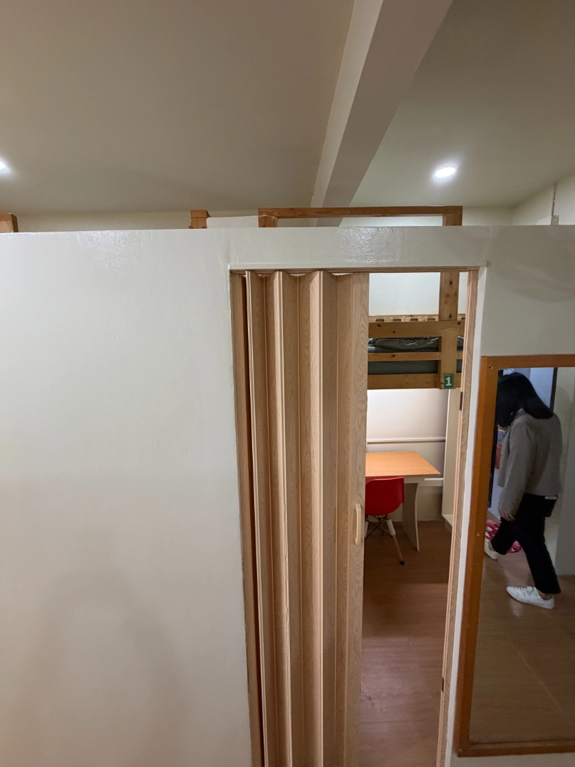 五人房