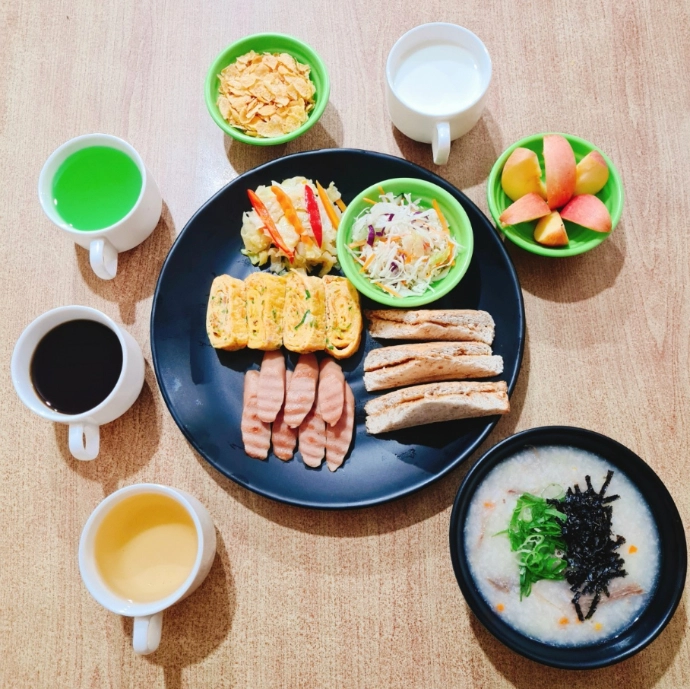 學校餐食照片
