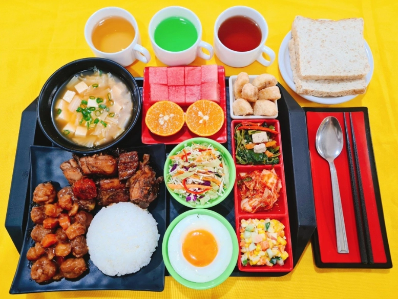 學校餐食照片