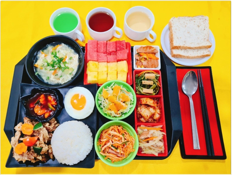 學校餐食照片