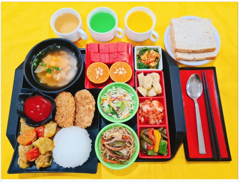 學校餐食照片