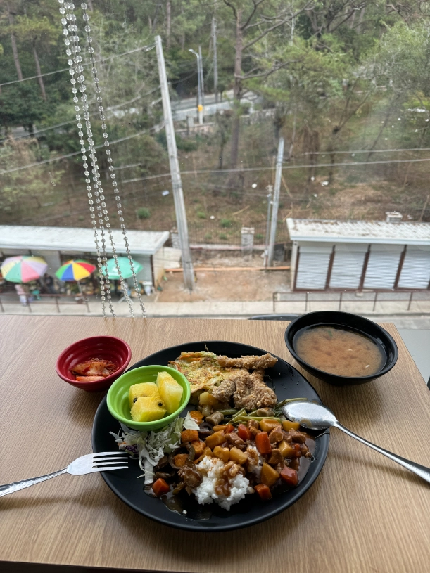 學校餐食照片