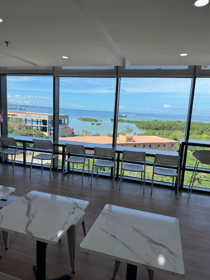 SKY lounge