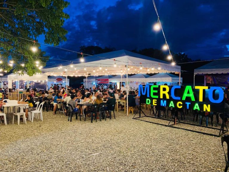 馬克坦島當地夜市Mercato de Mactan Food Park環境乾淨明亮很推薦菲律賓遊學的學生們前往